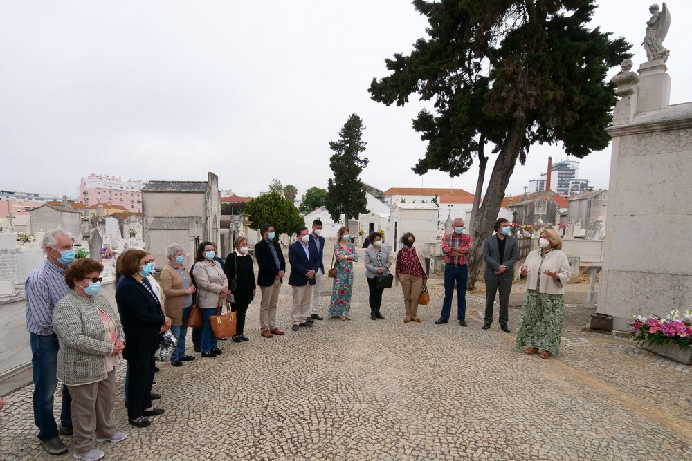 Semana do Mar e do Pescador 2021 - deposição de flores no Memorial ao Pescador