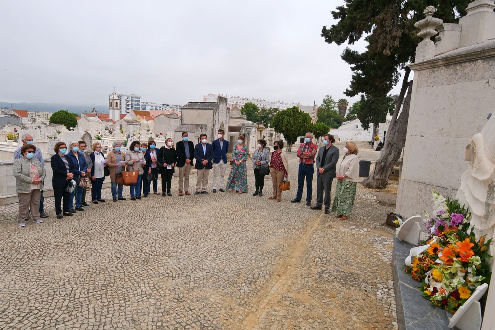 Semana do Mar e do Pescador 2021 - deposição de flores no Memorial ao Pescador