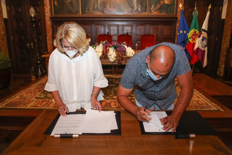 Assinatura de protocolo | Templo Setúbal - Igreja Evangélica Filadélfia