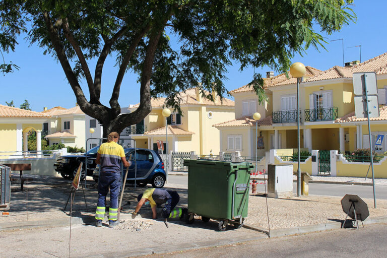Rua António da Mota | deslocalização de contentores