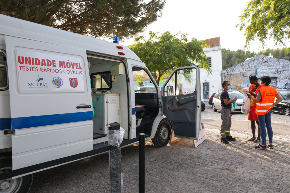 Unidade Móvel de Testes Rápidos à Covid-19 | Avenida José Mourinho