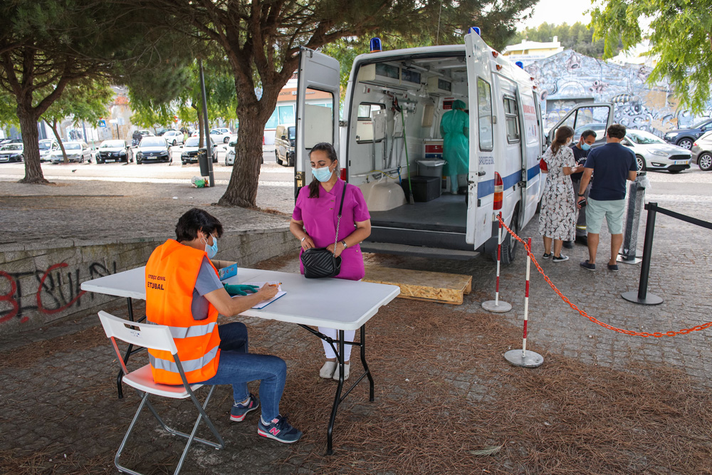 Unidade Móvel de Testes Rápidos à Covid-19 | Avenida José Mourinho