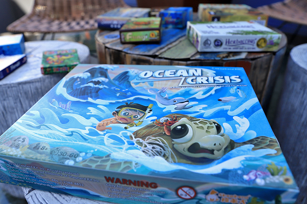 The Plastic Hike - Casa da Baía