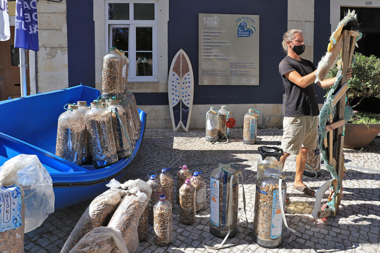 The Plastic Hike - Casa da Baía