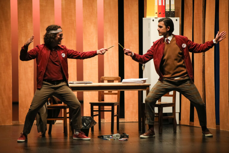 Nó no Fórum Municipal Luísa Todi