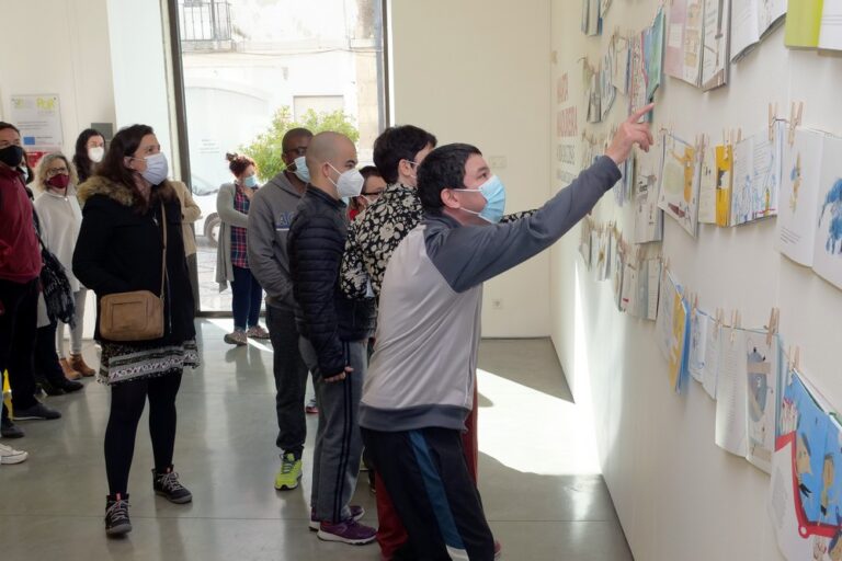 Projeto Cultura Sem Barreiras promove ação de capacitação sobre atendimento inclusivo
