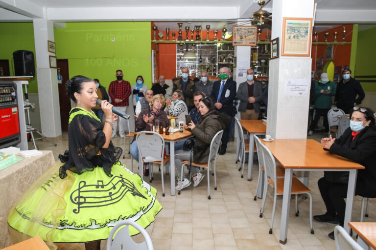 O Grupo Desportivo Setubalense Os 13 comemorou o centésimo aniversário numa cerimónia que incluiu a apresentação do hino da coletividade