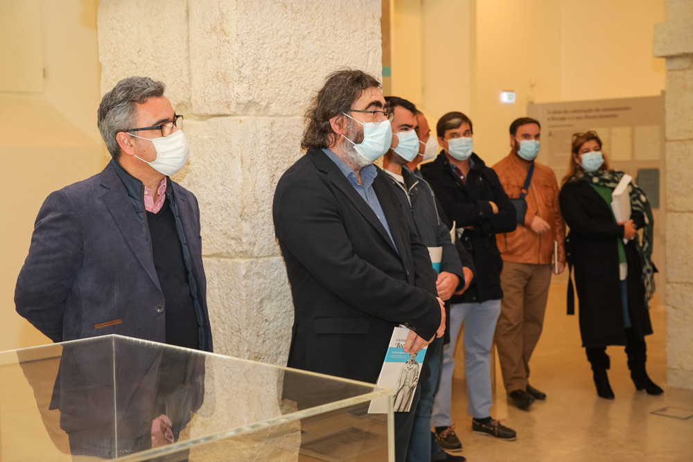 Exposição "Monumento a Bocage. 150 a olhar o Sado"