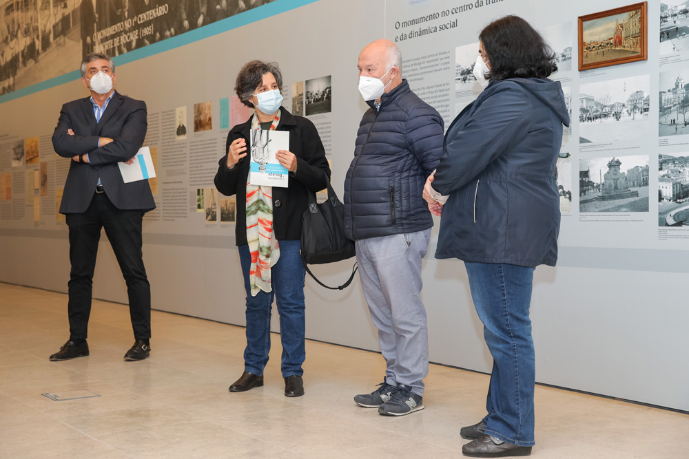 Exposição "Monumento a Bocage. 150 a olhar o Sado"