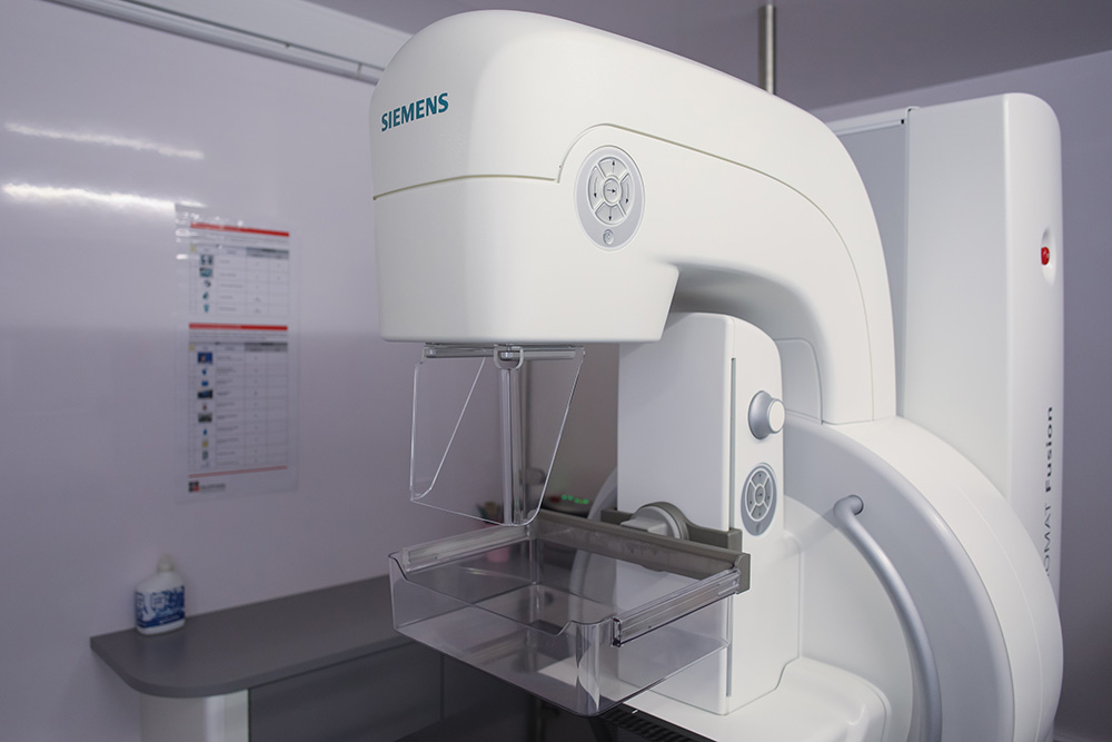 A unidade móvel de rastreios gratuitos ao cancro da mama funciona até ao dia 10 de fevereiro, no Cais 3 do porto de Setúbal