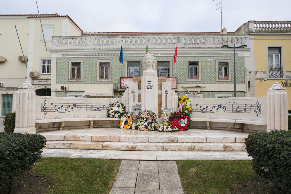Glorieta a Luísa Todi
