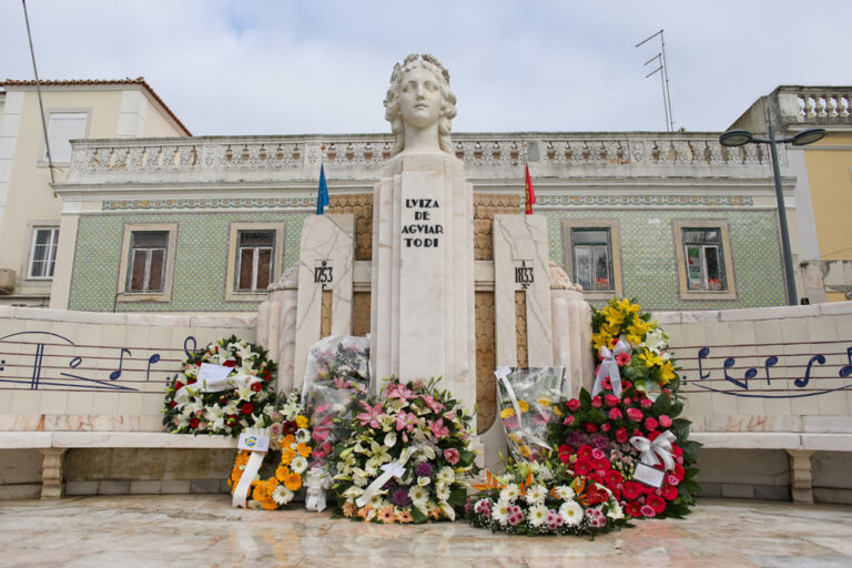 Glorieta a Luísa Todi