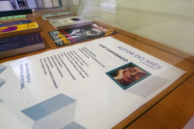 Centenário de José Saramago - Exposição Bibliográfica na Biblioteca