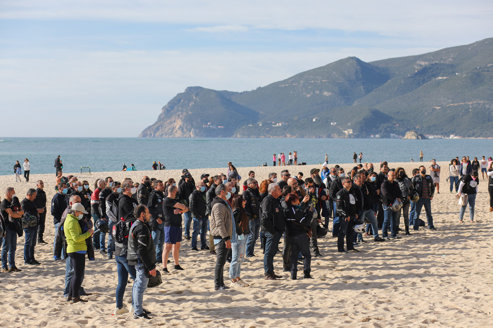 O Mergulho Motard Solidário, realizado n dia 1 de janeiro, na Praia da Figueirinha, visou angariar fundos para a Associação Nacional de Cuidadores Informais