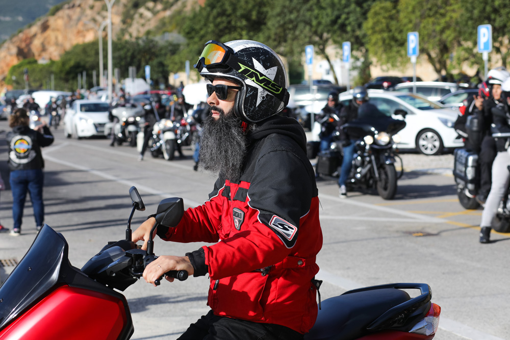 O Mergulho Motard Solidário, realizado n dia 1 de janeiro, na Praia da Figueirinha, visou angariar fundos para a Associação Nacional de Cuidadores Informais