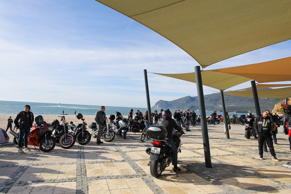 O Mergulho Motard Solidário, realizado n dia 1 de janeiro, na Praia da Figueirinha, visou angariar fundos para a Associação Nacional de Cuidadores Informais