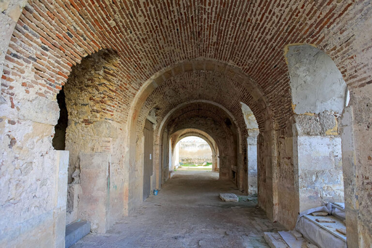 A terceira fase do projeto de requalificação do Museu de Setúbal/Convento de Jesus, com a beneficiação das alas norte e nascente e o alargamento da área expositiva, avançou no início de fevereiro de 2022