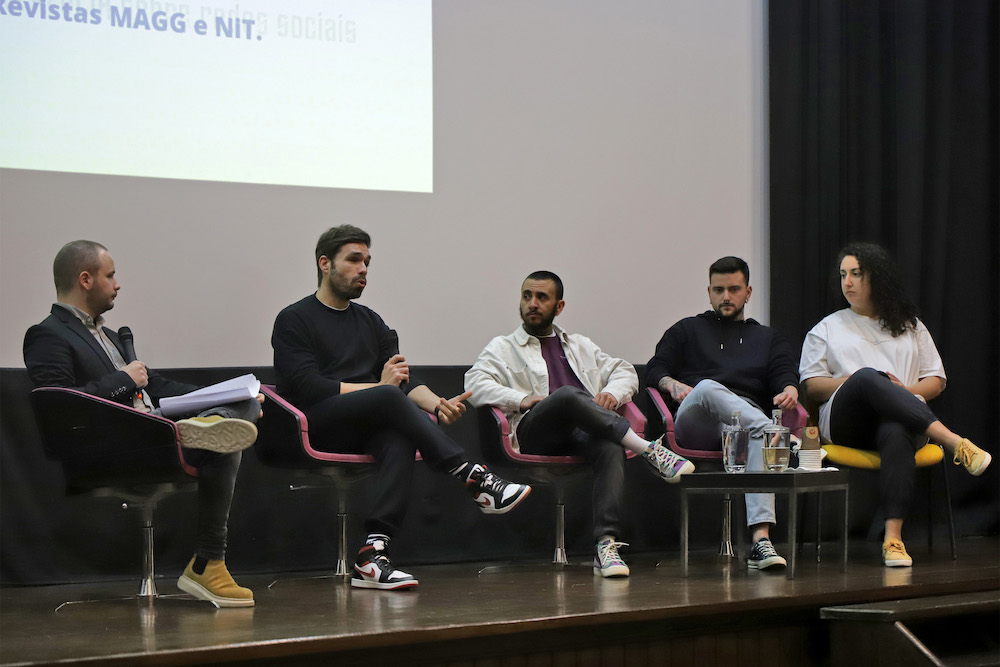 "À Procura do Like!" | Mês da Juventude m@rço.28