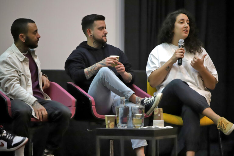 "À Procura do Like!" | Mês da Juventude m@rço.28