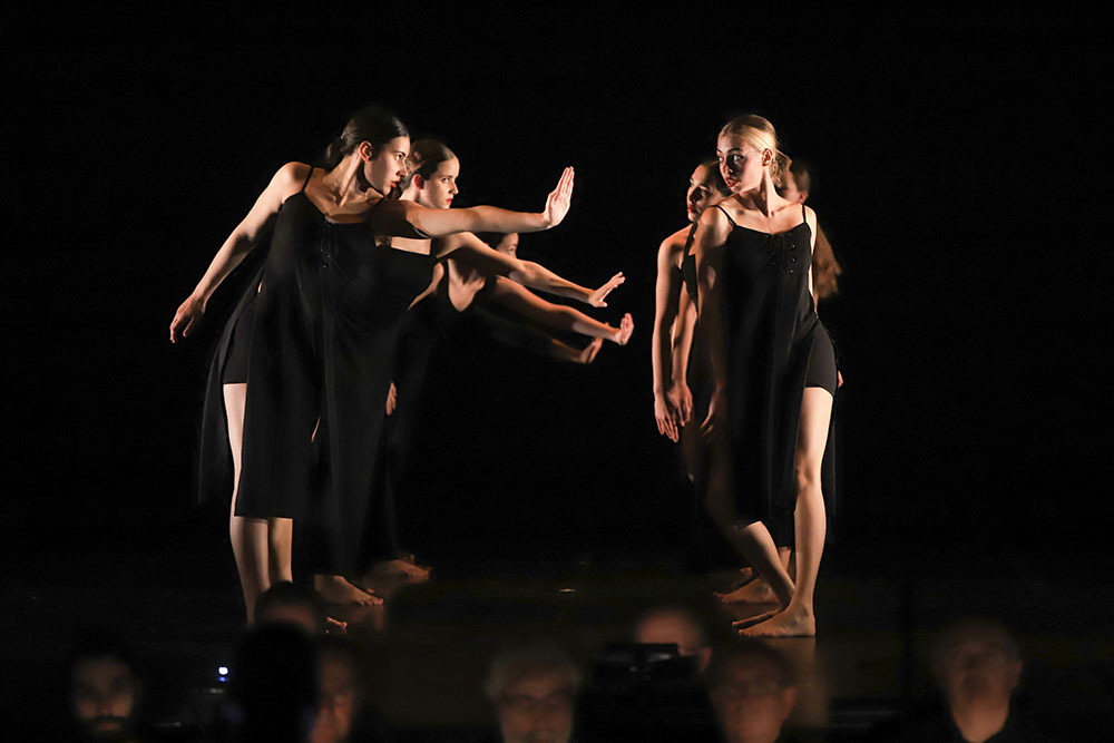 Pequena Companhia da Academia de Dança Contemporânea de Setúbal - estreia de "Relhum"