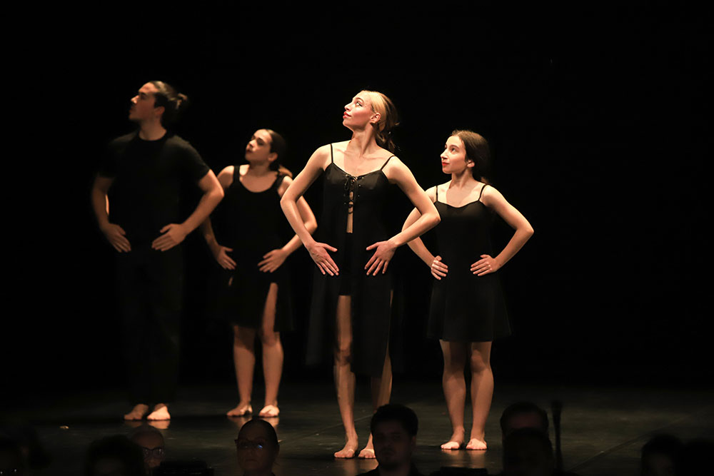 Pequena Companhia da Academia de Dança Contemporânea de Setúbal - estreia de "Relhum"