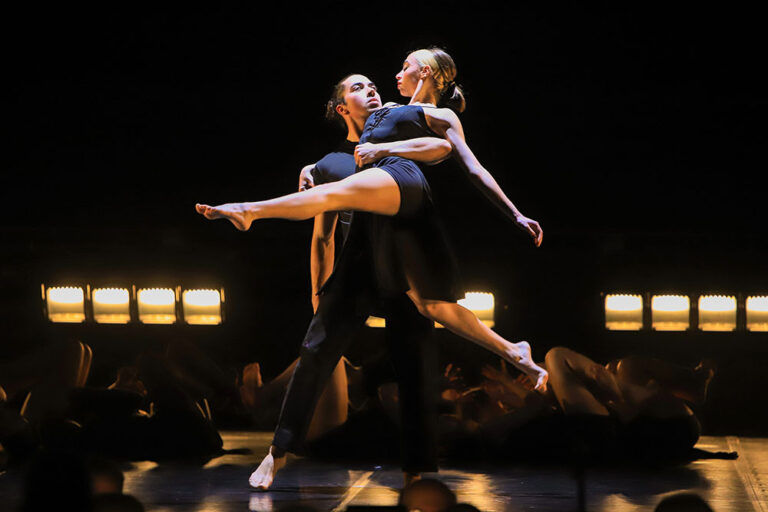 Pequena Companhia da Academia de Dança Contemporânea de Setúbal - estreia de "Relhum"