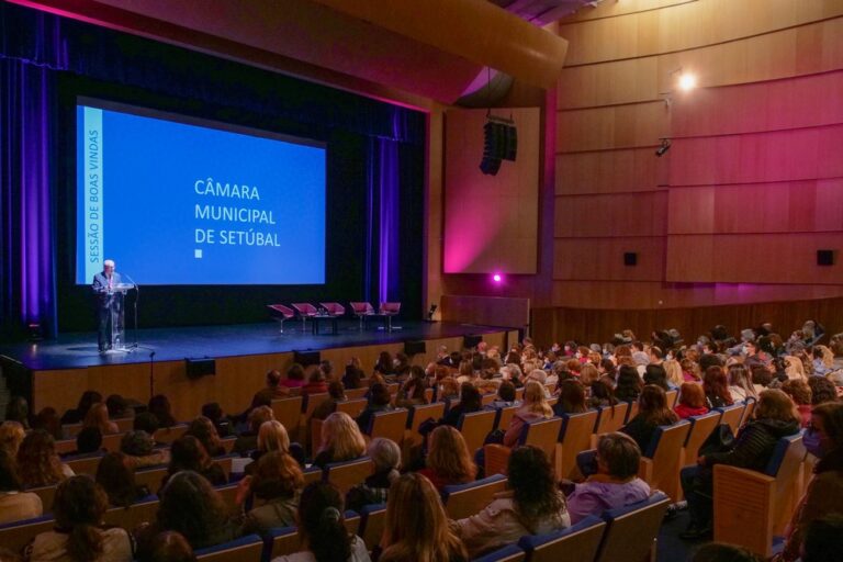 Acolhimento a trabalhadores no âmbito da transferência de competências na área da educação