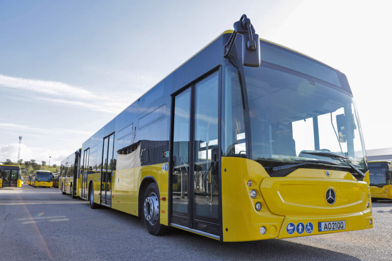 Autocarros Carris Metropolitana - concessionário Alsa Todi - Visita do presidente ao parqueamento no BlueBiz