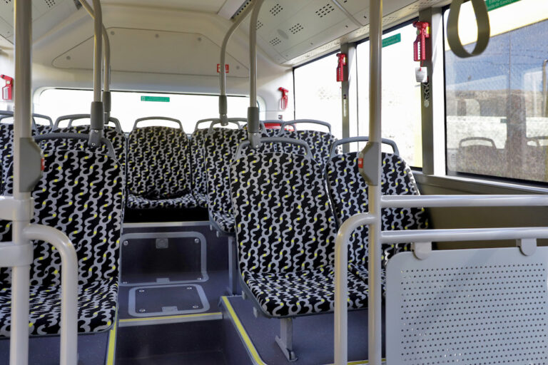 Autocarros Carris Metropolitana - concessionário Alsa Todi - Visita do presidente ao parqueamento no BlueBiz