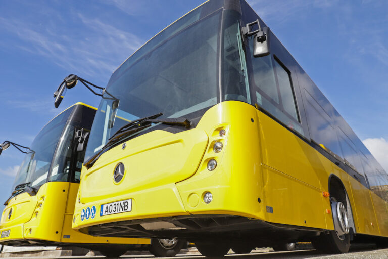 Autocarros Carris Metropolitana - concessionário Alsa Todi - Visita do presidente ao parqueamento no BlueBiz
