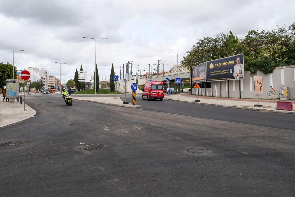 Repavimentações em troço da Avenida dos Ciprestes