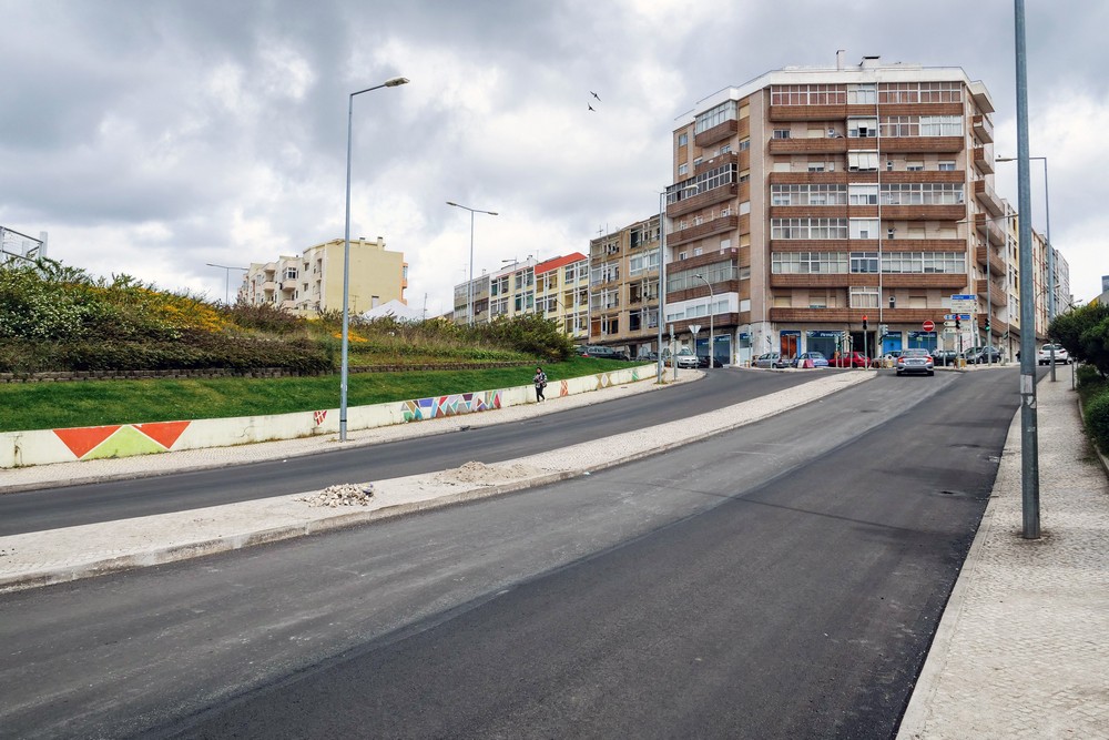 Repavimentações em troço da Avenida dos Ciprestes