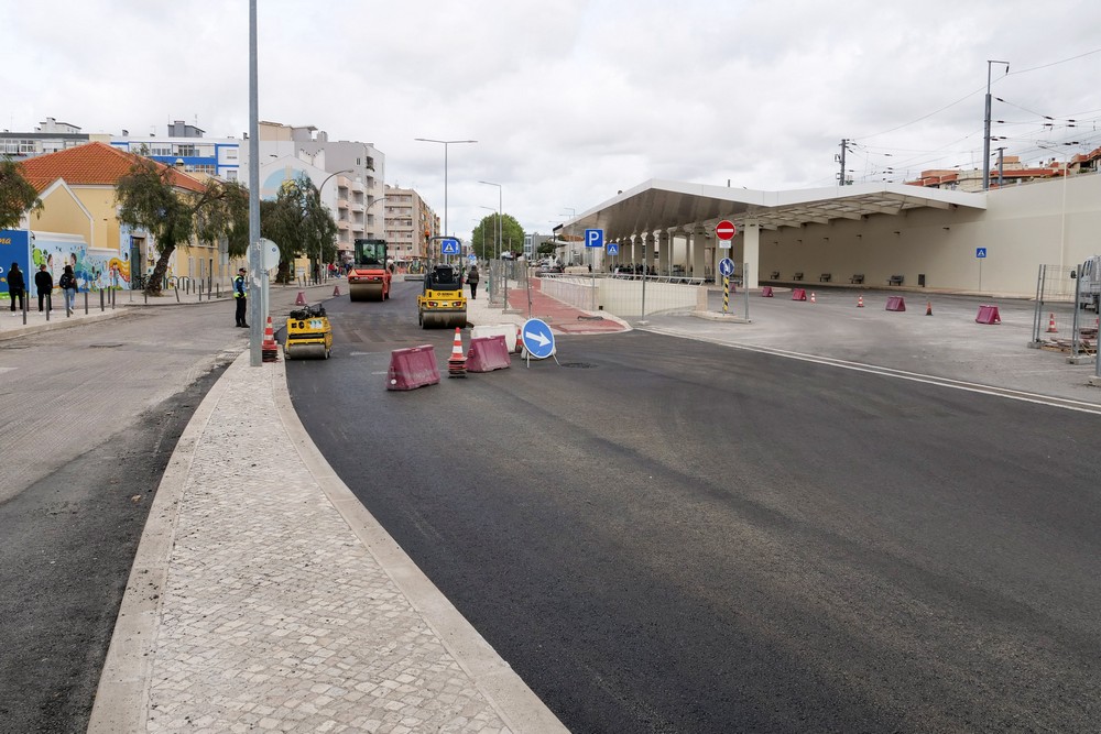 Repavimentações em troço da Avenida dos Ciprestes