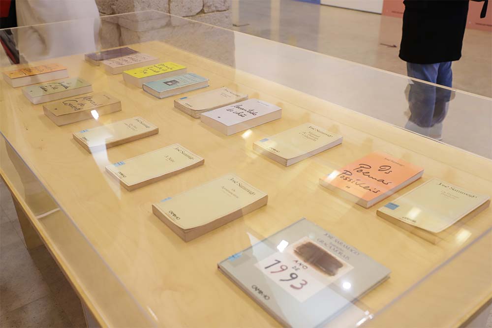 Centenário de José Saramago | Exposição "Voltar aos passos que foram dados"