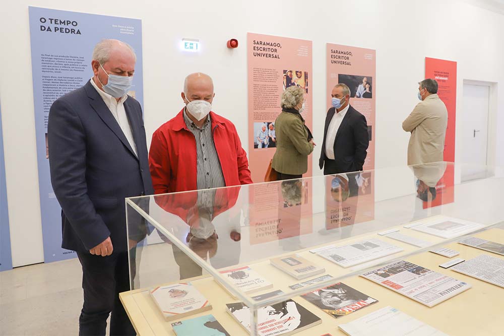 Centenário de José Saramago | Exposição "Voltar aos passos que foram dados"