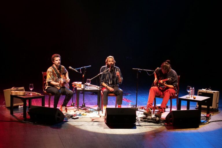 Salvador Sobra com os guitarristas André Santos e Manuel Rocha | Soam as Guitarras 2022