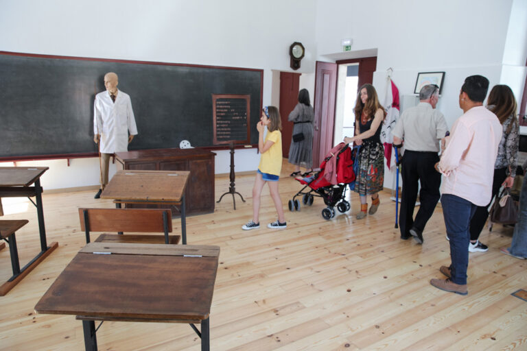 Centro de Recursos Educativos e Culturais da União das Freguesias de Setúbal - antiga Escola Conde de Ferreira