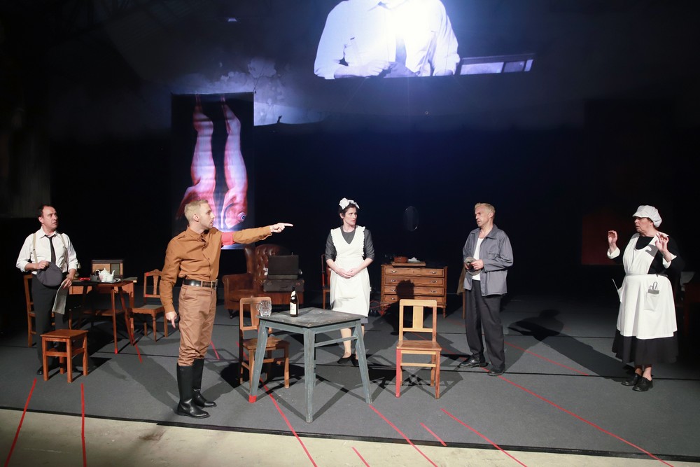 Cruz de Giz - peça de teatro do TAS - A Gráfica