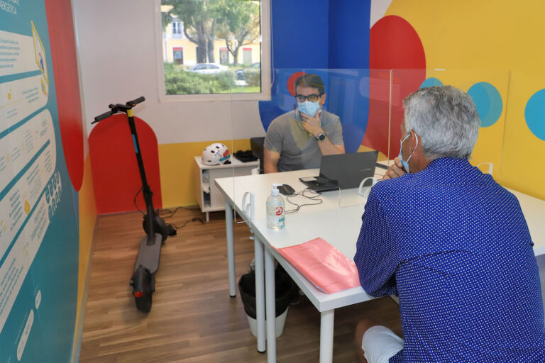 Ponto de Transição ajuda na Avenida Luísa Todi a combater a pobreza energética