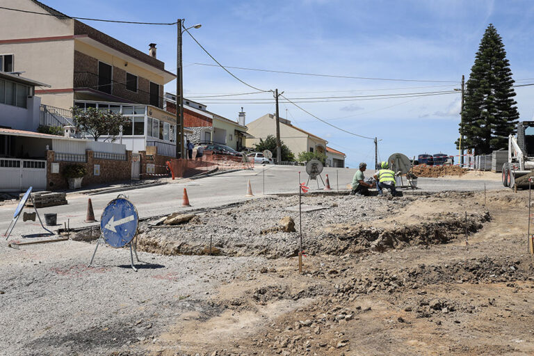 Requalificação da Rua Ferreira de Castos, nas Praias do Sado