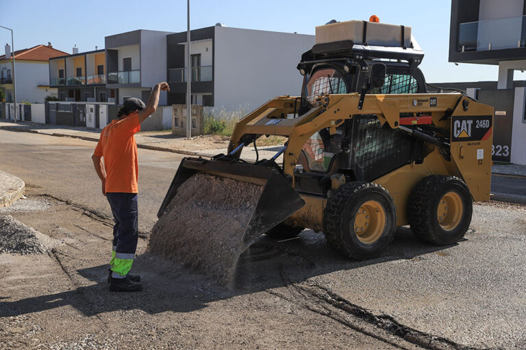 Rua dos Limoeiros - obras de pavimentação