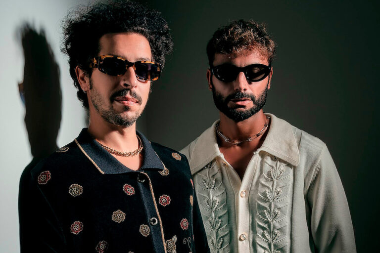 Expensive Soul atuam no palco principal da Feira de Sant'Iago