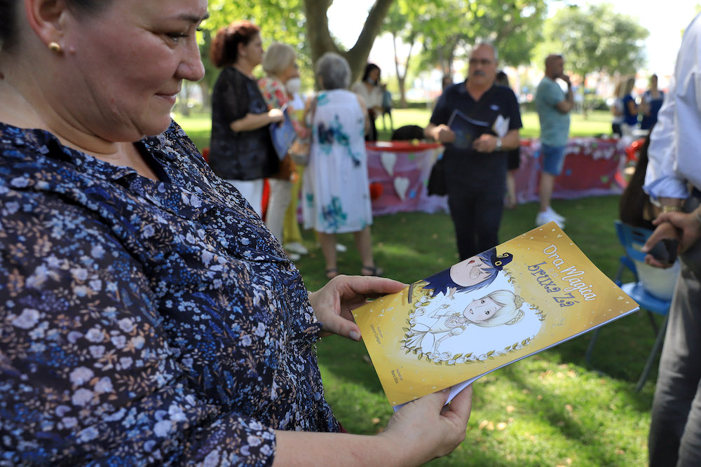 Apresentação de livro "Dra. Mágica e a Bruxa Zá" de Leonor Campos