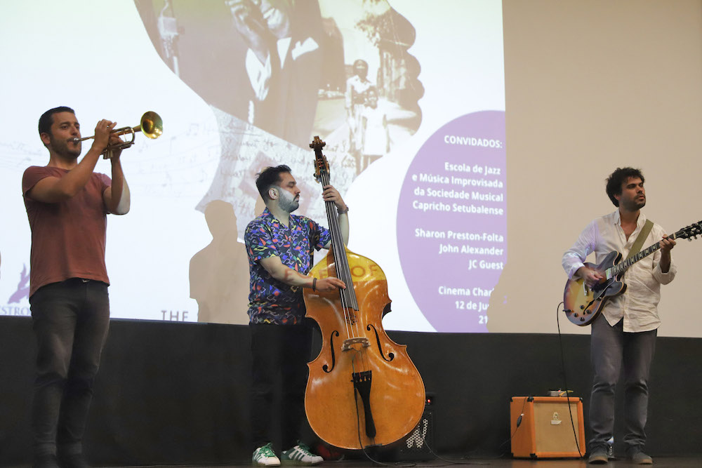 Sharon Louise Preston-Folta, a filha secreta de Louis Armstrong, assistiu em Setúbal à exibição do documentário “Little Satchmo”, que conta a história da única filha da lenda do jazz.