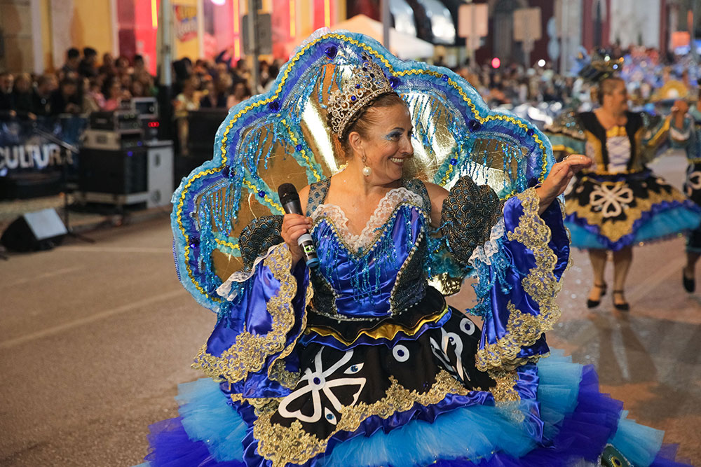 Marchas Populares 2022 | Desfile de apresentação | Núcleo de Amigos do Bairro Santos Nicolau com a madrinha Ivone Dias