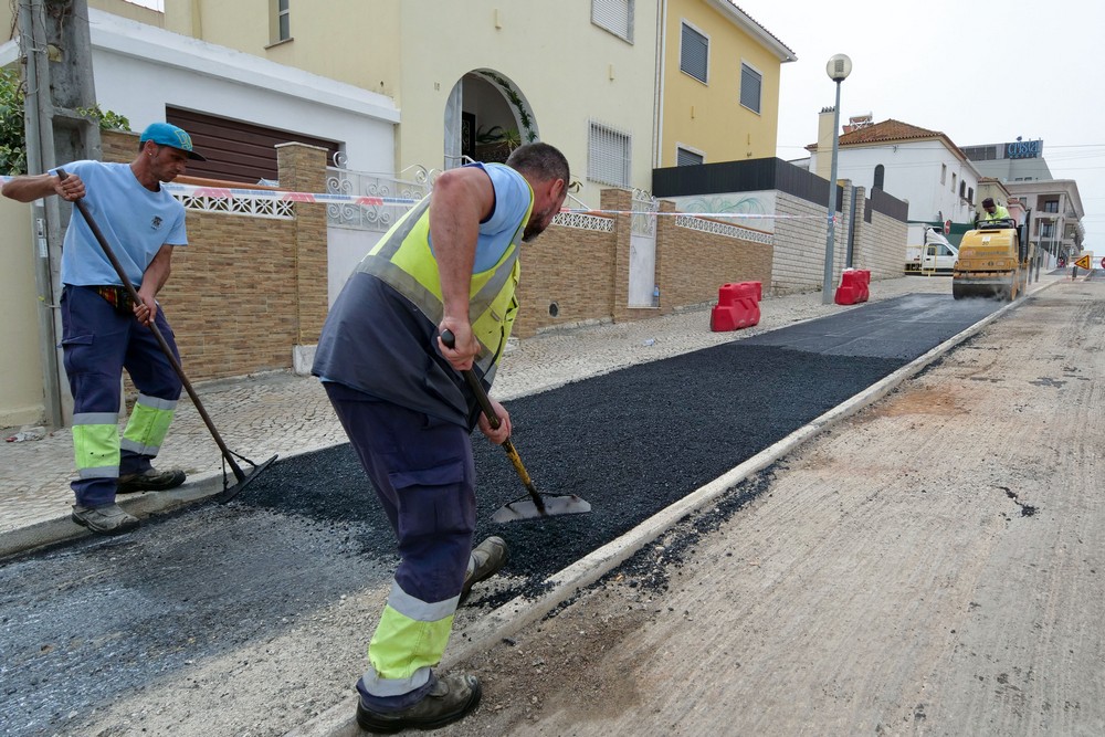 Repavimentações na zona do Bairro Santos Nicolau