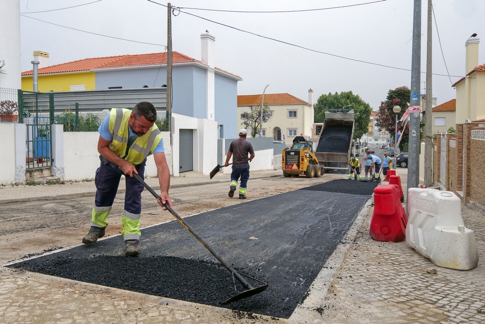 Repavimentações na zona do Bairro Santos Nicolau