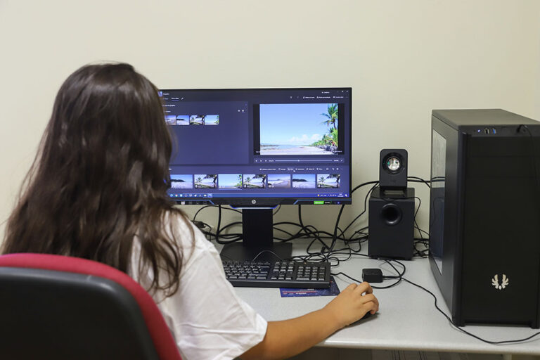 Projeto de Comunicação Digital de Proximidade, com estúdio de usufruto gratuito, na Biblioteca Municipal de Setúbal.