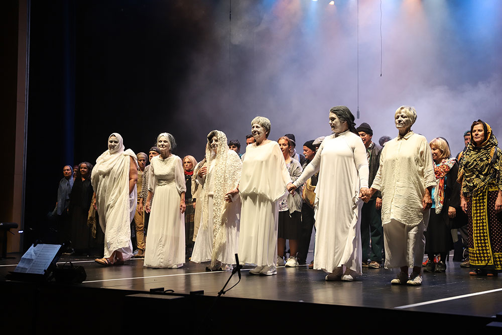 "Migrantes". Festival Setúbal Voz. Coro Setúbal Voz e Atelier de Ópera de Setúbal.