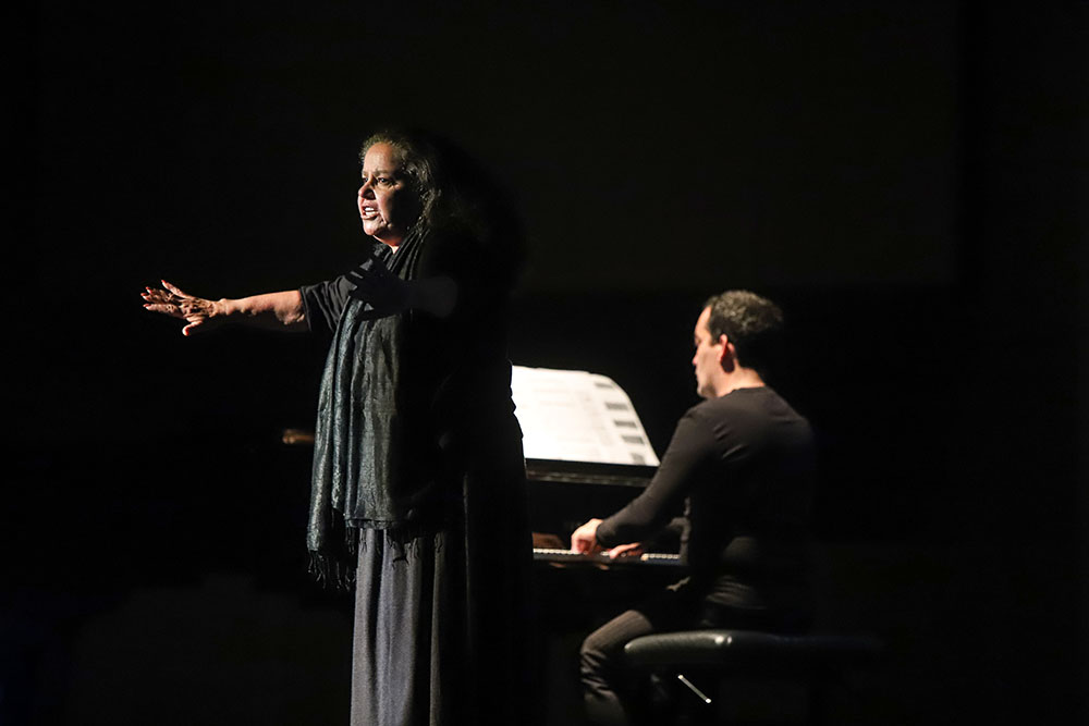 "Migrantes". Festival Setúbal Voz. Coro Setúbal Voz e Atelier de Ópera de Setúbal.